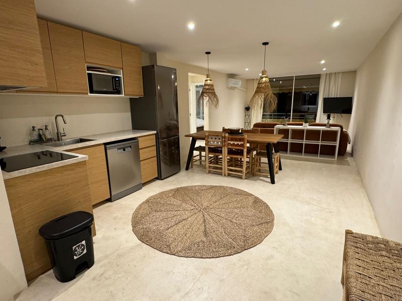 Open-plan kitchen and living room · Renovated 2-bedroom apartment, Figueretas