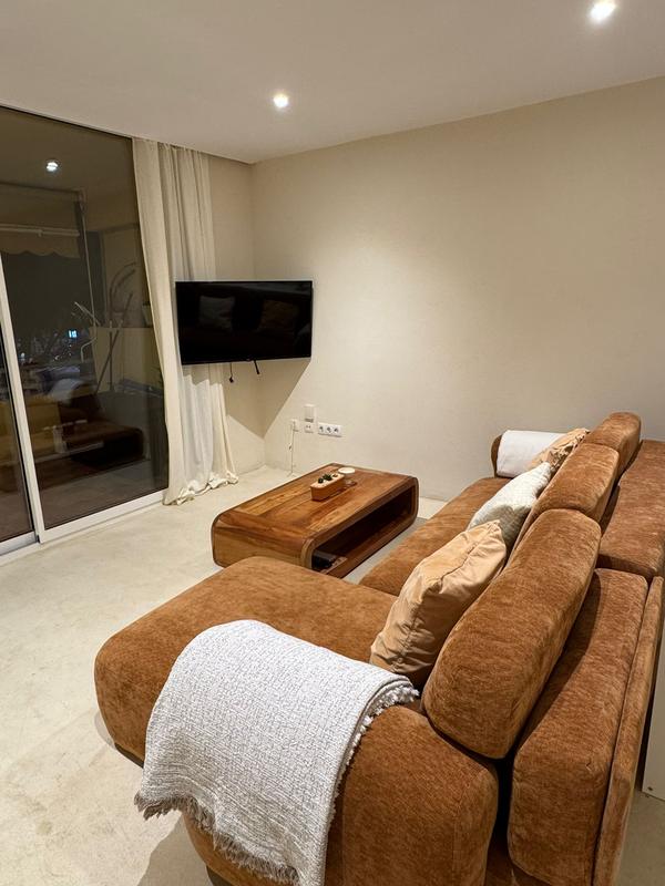 Living room · Renovated 2-bedroom apartment, Figueretas