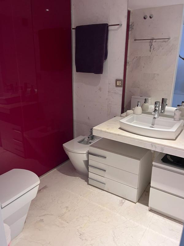 Bathroom · 2-bedroom apartment with pool, Playa d'en Bossa